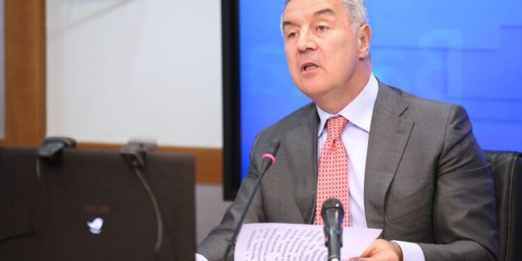 Đukanović: Nemoralna tvrdnja Krivokapića da ja organizujem proteste