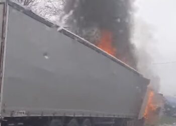 BIJELO POLJE: ZAPALIO SE KAMION U NASELJU RAKONJE