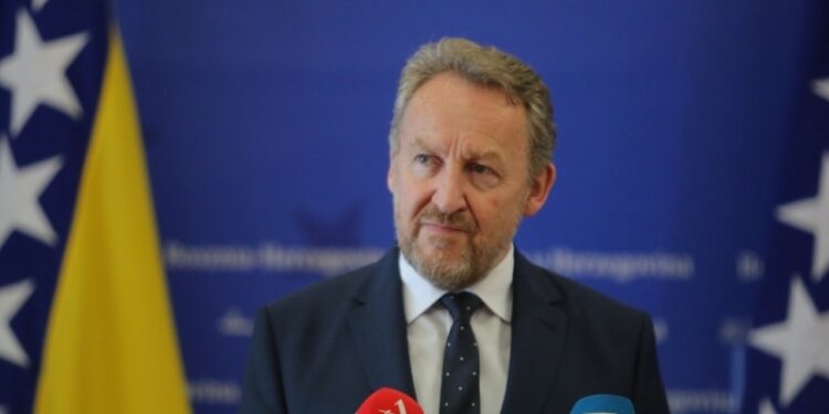 Izetbegović: Nema dogovora sa Čovićem, Dodik svojim pričama može samo rat izazvati