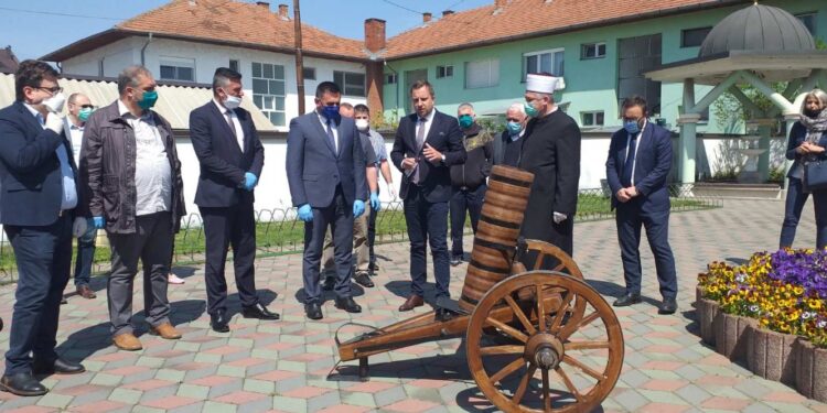 HISTORIJA RAMAZANSKOG TOPA: Tradiciju staru 200 godina obnovila je omladina SDA