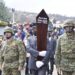 General Jovan Divjak na posljednji počinak ispraćen uz pjesmu “Bella ciao”
