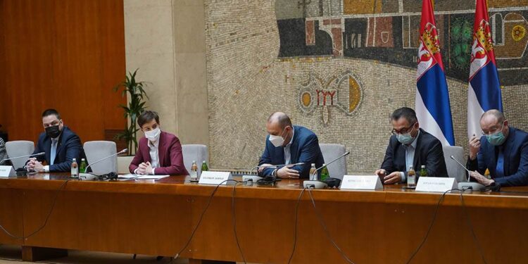 Krizni štab odlučio: Tržni centri se otvaraju od ponedjeljka, đaci se vraćaju u škole 19. aprila