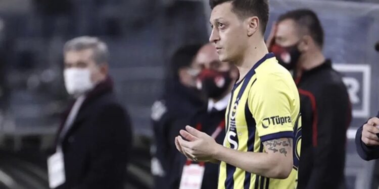 MESUT ÖZIL: JA SAM MUSLIMAN, UČIM KUR’AN I ŽELIM…