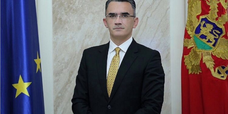 MINISTAR LEPOSAVIĆ U ŽIVOM BLATU NACIONALIZMA