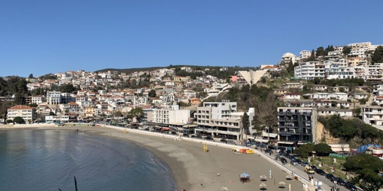 CRNA GORA: Masovna vakcinacija kasni, hotelijeri traže kovid hotele