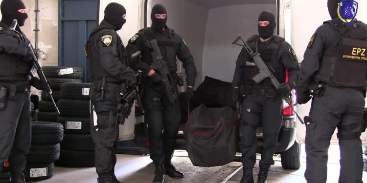 (VIDEO) Policija objavila video zapljene pola tone kokaina u Pločama