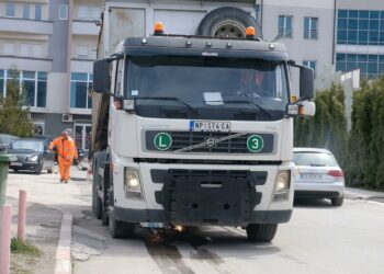 (VIDEO) Preduzeće “AD NOVI PAZAR PUT” počelo sa sanacijom puteva