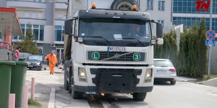 (VIDEO) Preduzeće “AD NOVI PAZAR PUT” počelo sa sanacijom puteva
