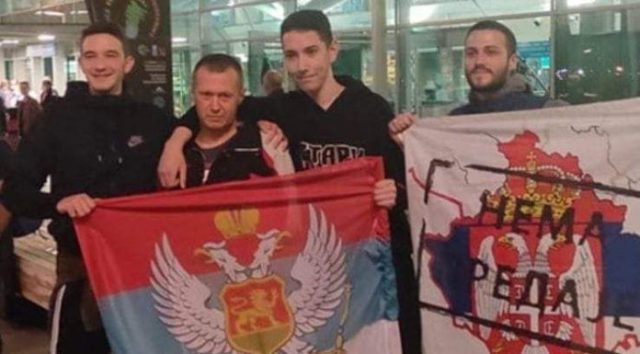 RAVNOGORSKI PIR NA AERODROMU U POGORICI: Liješević ogrnut zastavom Srbije