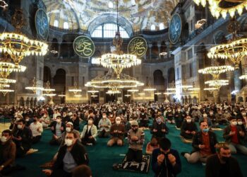 Prvi Ramazanski bajram-namaz u Aja Sofiji nakon 87 godina