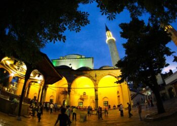 Večeras je 27 noć Ramazana: Koliki je značaj Lejletul-kadra ?