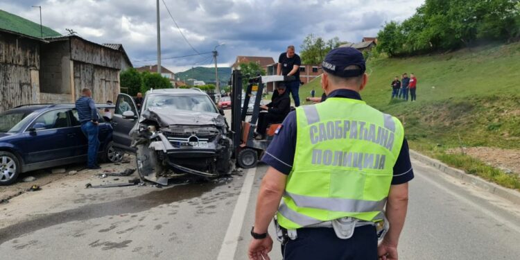 Petogodišnja djevojčica povrijeđena u saobrćajnoj nesreći u Novom Pazaru