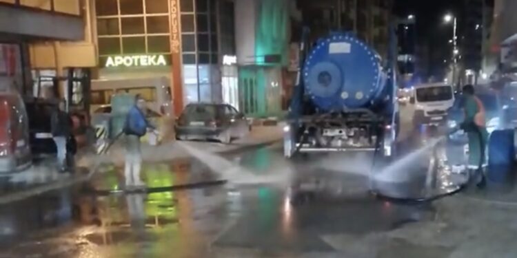 (VIDEO) JKSP GRADAC VEČERAS VRŠILO PRANJE ULICE “PEŠTERSKE”