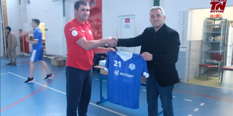 (VIDEO) Kladionica Mocart donirala sportsku opremu odbojkaškom klubu “Tutin”