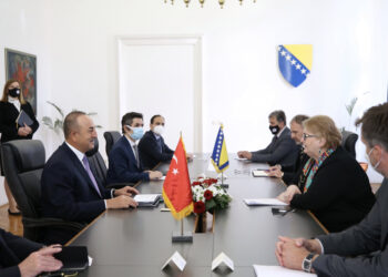 Cavusoglu u Sarajevu: Nikakvi ‘non paperi’ nisu dobri za BiH