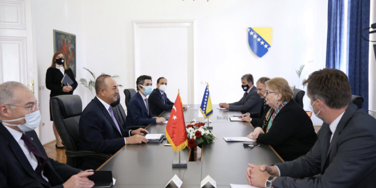 Cavusoglu u Sarajevu: Nikakvi ‘non paperi’ nisu dobri za BiH