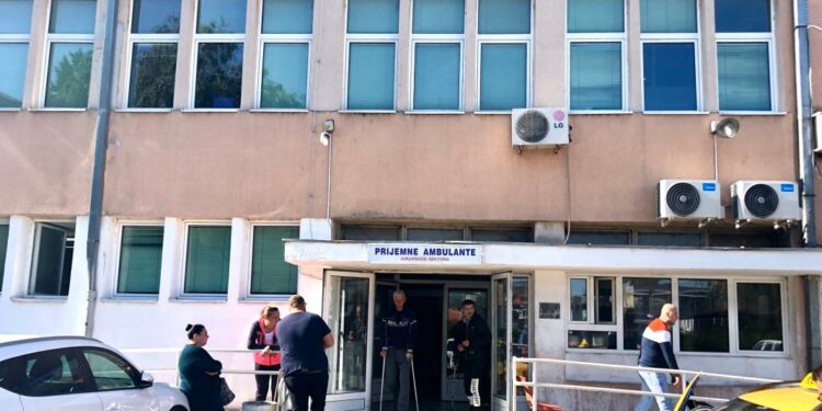 NOVI PAZAR: U bolnicama manje od 100 hospitalizovanih, preminuo pacijent iz Tutina