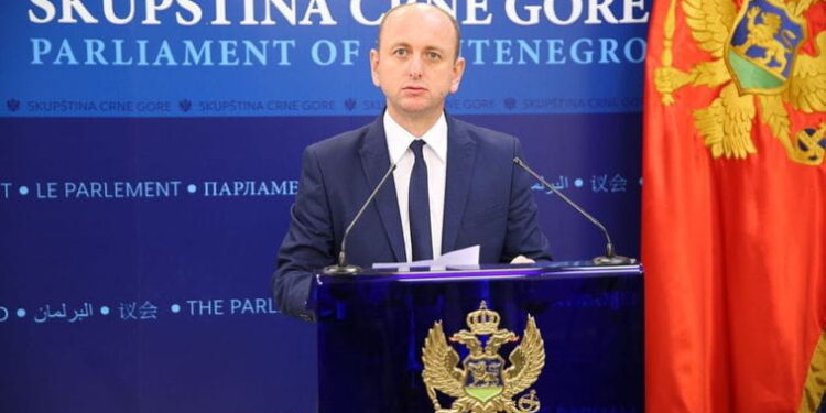 Knežević: Izvini Srbijo i srpski narode