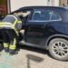 BEBA OSTALA ZAKLJUČANA U MERCEDESU! VATROGASCI SLOMILI STAKLO I IZVUKLI JE