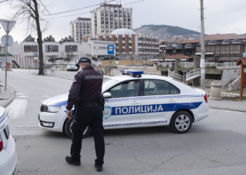 UHAPŠEN LAŽNI POLICAJAC U NOVOM PAZARU! Lupao ljudima na vrata noseći značku oko vrata