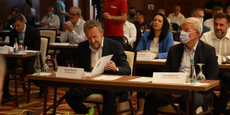Izetbegović na Glavnom odboru SDA: Unutarbošnjački sukobi poprimaju zabrinjavajuće forme i ohrabruju separatističke namjere