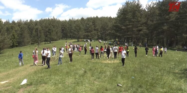 (VIDEO) Tutinski osnovci učestvovali u projektu “Svi smo različiti”