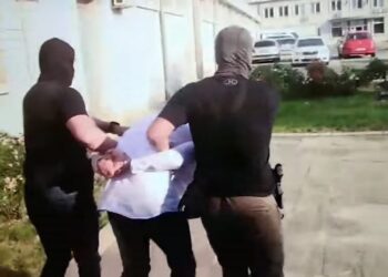 (VIDEO) Objavljen snimak hapšenja inspektora koji je odavao tajne Kavčkom klanu