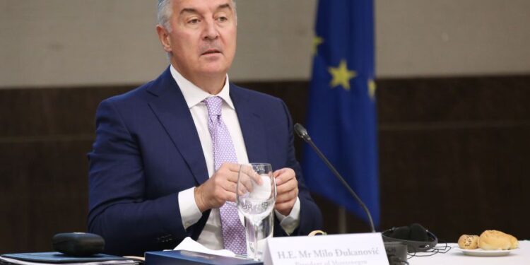 Đukanović sa ambasadorima državaEU: Učinci nove vlasti na štetu multietničke Crne Gore
