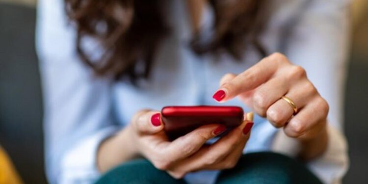 Varala sam MUŽA više od 6 mjeseci i nisam ni TREPNULA: Krišom sam uzela njegov TELEFON i saznala da sam PREVARENA!