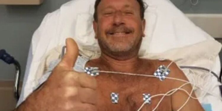Amerikanac tokom ronjenja završio u ustima grbavog kita i preživio
