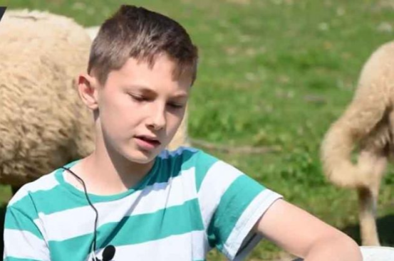 (VIDEO) AMERU NIJE NIŠTA TEŠKO: PRVO JANGJE KUPIO IZ KASICE, SADA IMA 100 OVACA!