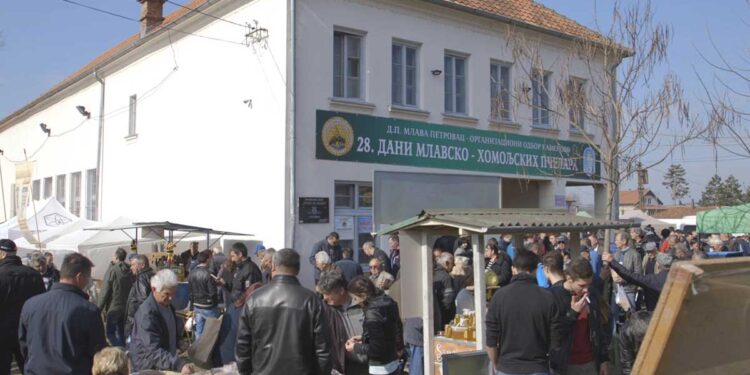 Opština Tutin obezbijedila besplatan prevoz zainteresovanima na Sajam pčelarstva