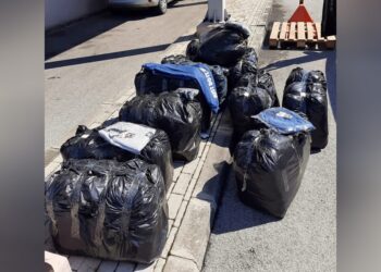 Na graničnom prijelazu Špiljani u toaletu autobusa pronašli firmiranu garderobu milionske vrijednosti