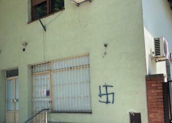 Nacrtan Kukasti krst na zgradi novosadske islamske zajednice