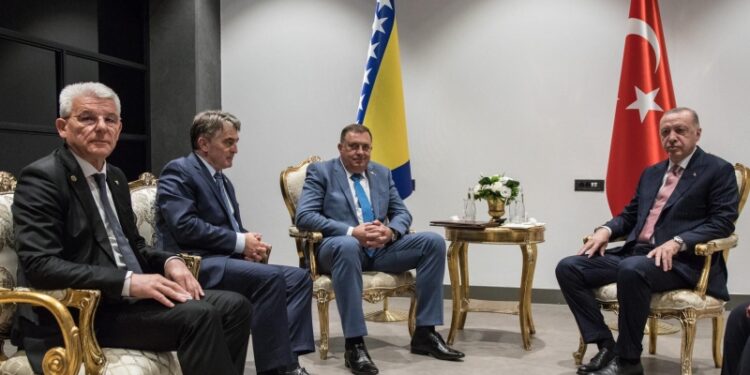 Članovi Predsjedništva BiH se u Antaliji sastali sa Erdoganom
