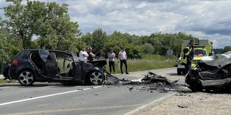 TRAGEDIJA U NJEMAČKOJ! U saobraćajnoj nesreći nastradala četiri državljana Srbije