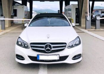 MERCEDES IZ NJEMAČKE ZAUSTAVLJEN NA GRADINI! Carina zaplijenila više od 90.000 neprijavljenih evra