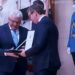 Vučić odlikovao Andriju Mandića Ordenom srpske zastave prvog stepena