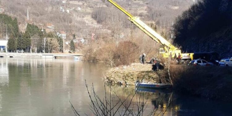 TIJELO PLUTALO MJESECIMA? Naložena obdukcija muškarca nađenog juče u jezeru Potpeć kod Priboja
