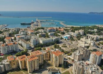 Masovna tuča u Baru: Maloljetnik uboden nožem u leđa