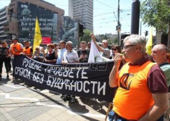 Protest Unije sindikata prosvjetnih radnika Srbije, traže manje đaka u odjeljenju