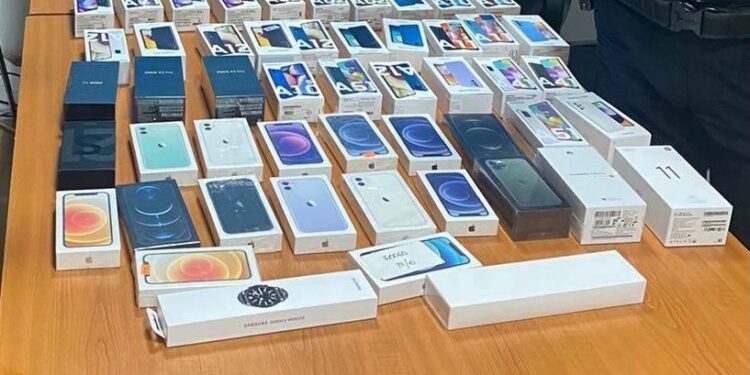 Kosovski carinici zaplijenili mobilne telefone vrijedne preko 14.000 evra