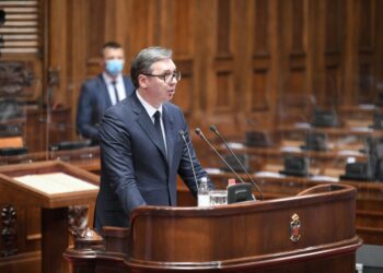 Vučić u skupštini: Srbiji ne odgovara zamrznuti konflikt, velike sile neće mijenjati stav o Kosovu