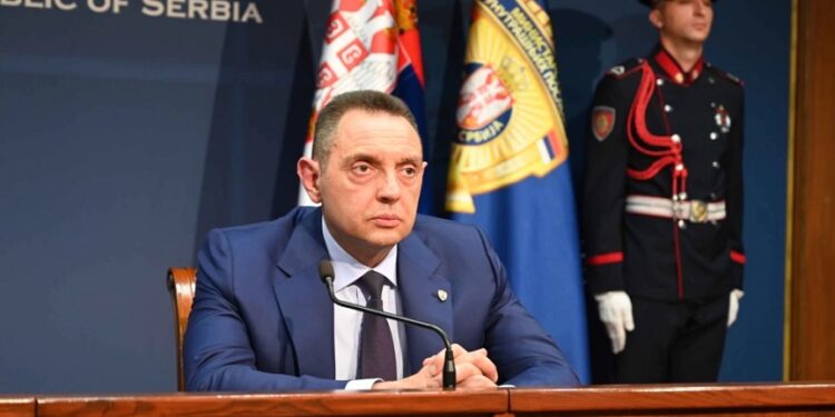 Vulin: Vojska Srbije neće u NATO dok je Vučića i mene
