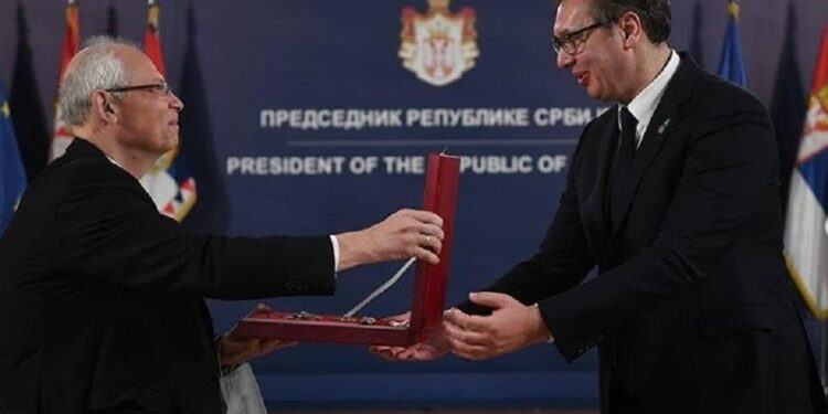 LUDILO! Proglase pobjedu nad koronom, pa upozoravaju da nas čeka katastrofa