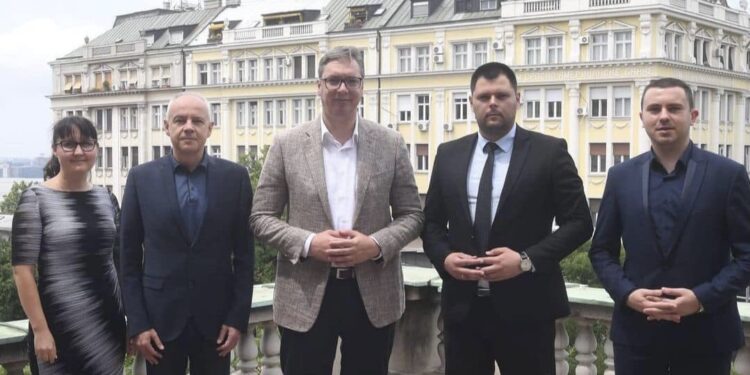Vučić primio predsjednika Opštine Nikšić: Srbija će, koliko bude mogla, doprinijeti razvoju Nikšića