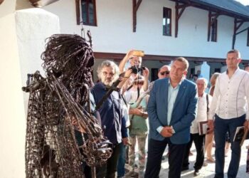 Spomenik patrijarhu Pavlu koji je bio predmet ismijavanja će biti uklonjen: Kusturica mi je rekao da realizujem tu ideju