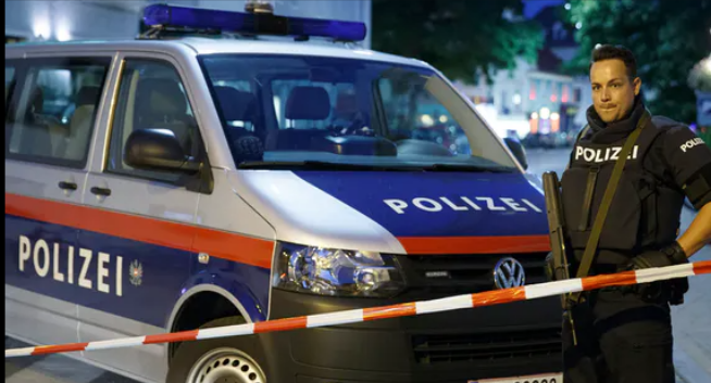 Upucan Bosanac u Grazu: SA DVA KUHINJSKA NOŽA NAPAO POLICIJU
