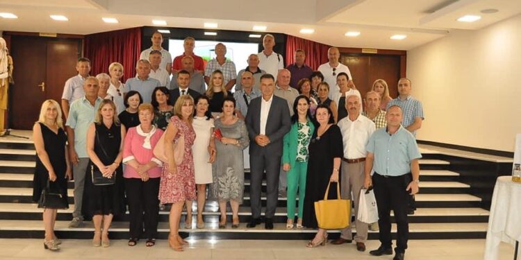 NOVI PAZAR: Organizovan prijem penzionera u oblasti obrazovanja