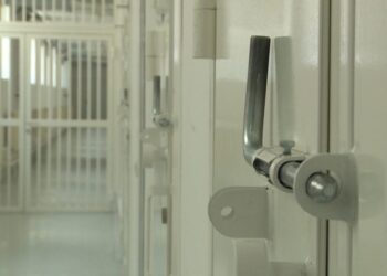 Uprava: Preminuli zatvorenik i pripadnik obezbjeđenja, slučajevi nisu povezani
